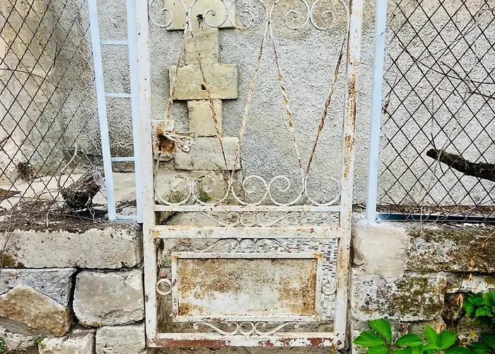 Petit Chai Au Coeur De Village * Saint-Christophe-des-Bardes